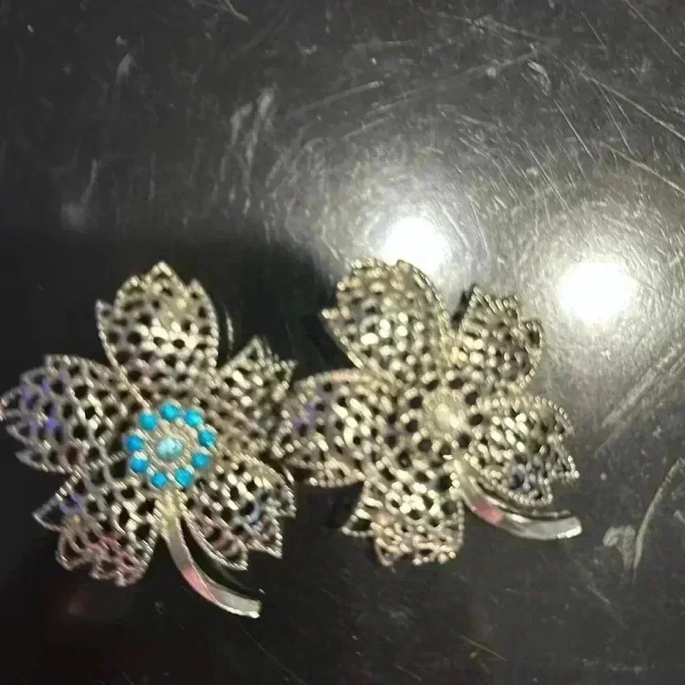 Scaly  Silver Tone Flower‎ Brooches